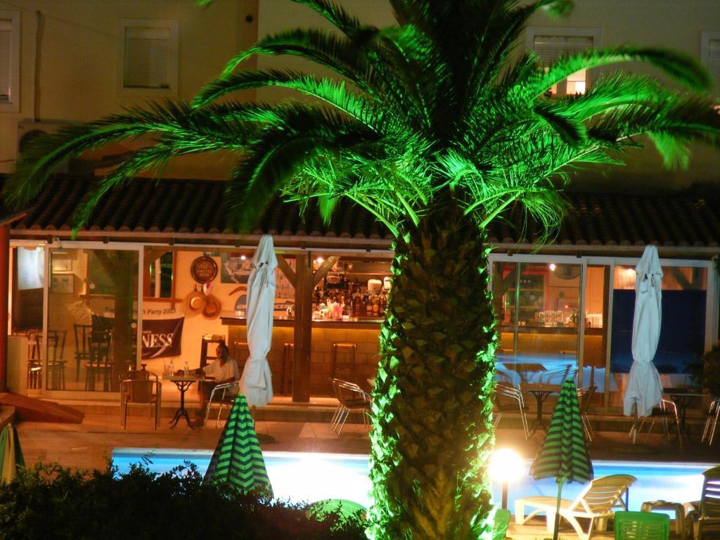 Australia Hotel Gazi Kültér fotó